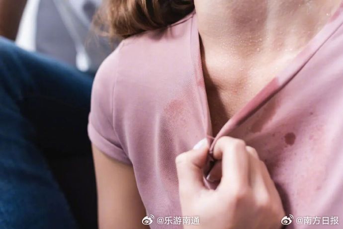【闷热天不建议运动到大汗淋漓】天气炎热出汗过多或造成中暑北京体育大学运动人体科学