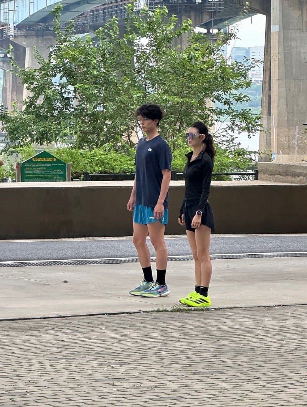 Danielle好帅啊这是在和朴宝剑一起训练 ​​​