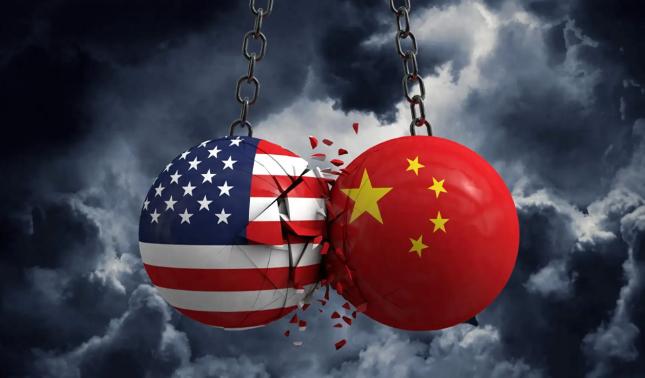 中美之间，已经没有回头路了。

美国手里的绳子，已经勒住中国经济的咽喉；而中国手