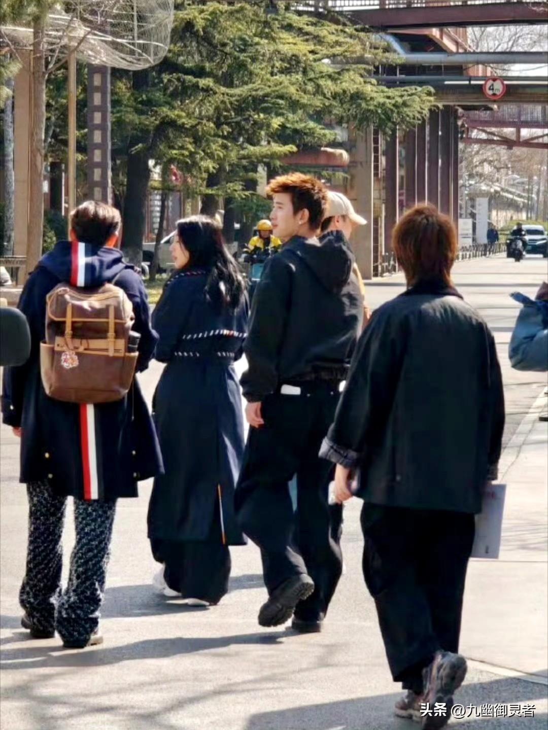 哇塞！好消息，朋友们❗❗❗
大嘉心心念念的任嘉伦终于出现了[送心][送心][送心