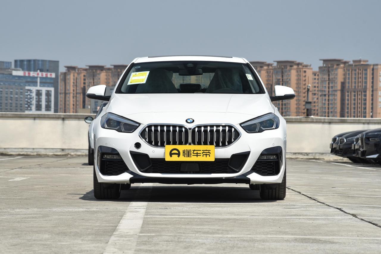 现在二手宝马2系，F2老款卖13万多，G42新款也卖13万多，差不了多少。但开起