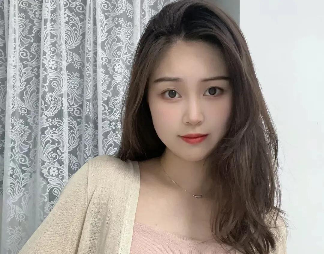 经历了六年的婚姻，我是85年的生活疲惫不堪，身心皆受创伤。尽管我净身出户，但每个