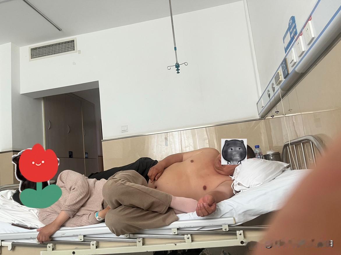 病友的陪床打呼噜震天响，还怎么住院？医院病房陪伴 
我来了新病友。
是从别的病房
