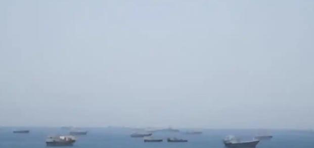 胡塞武装刚在红海把沙特油轮炸得起火冒烟，转头就给中国船队开了绿灯！7月24日最新