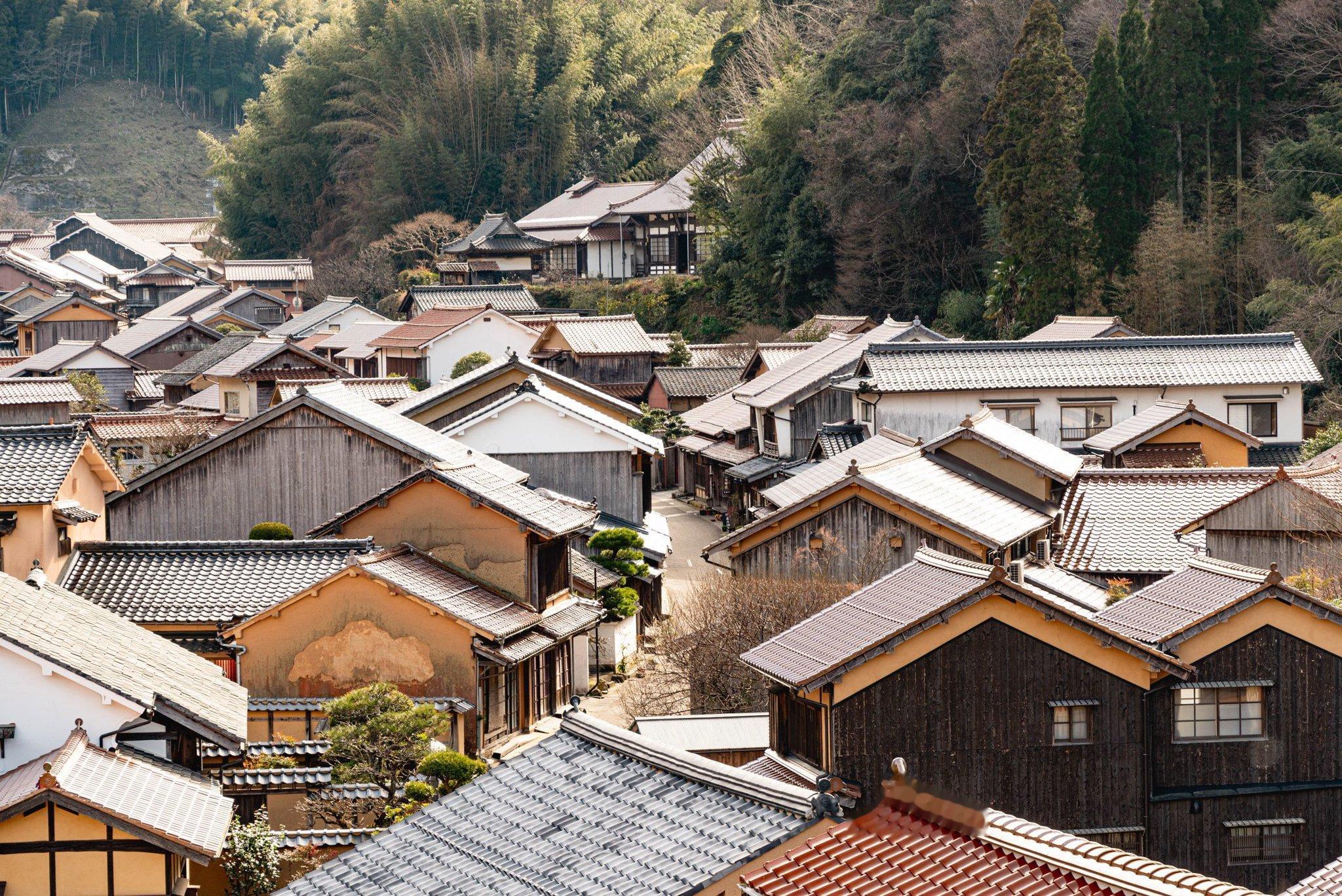 世界文化遗产：岛根县的石见银山地区，至今依然保持着江户时代的街貌气息，不过不少住