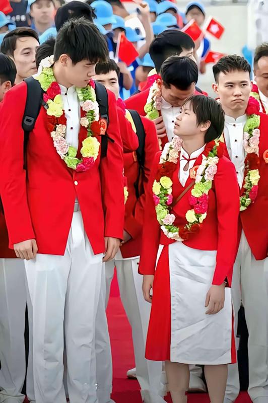 身高1米五，体重35公斤！

这是全红婵的身体数据？

全红婵太红了！巴黎奥运会