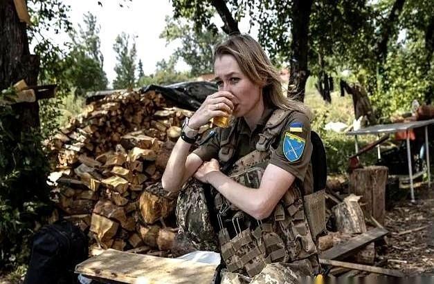 乌克兰的兵快打光了！俄军清理战壕，发现越来越多外籍面孔，基辅的“全球招募”暴露了