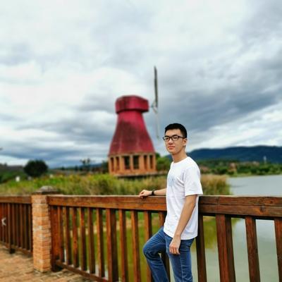 他被誉为"颜值与实力兼备的学神"，也是广西恢复高考以来历史最高分，还是文理均衡全