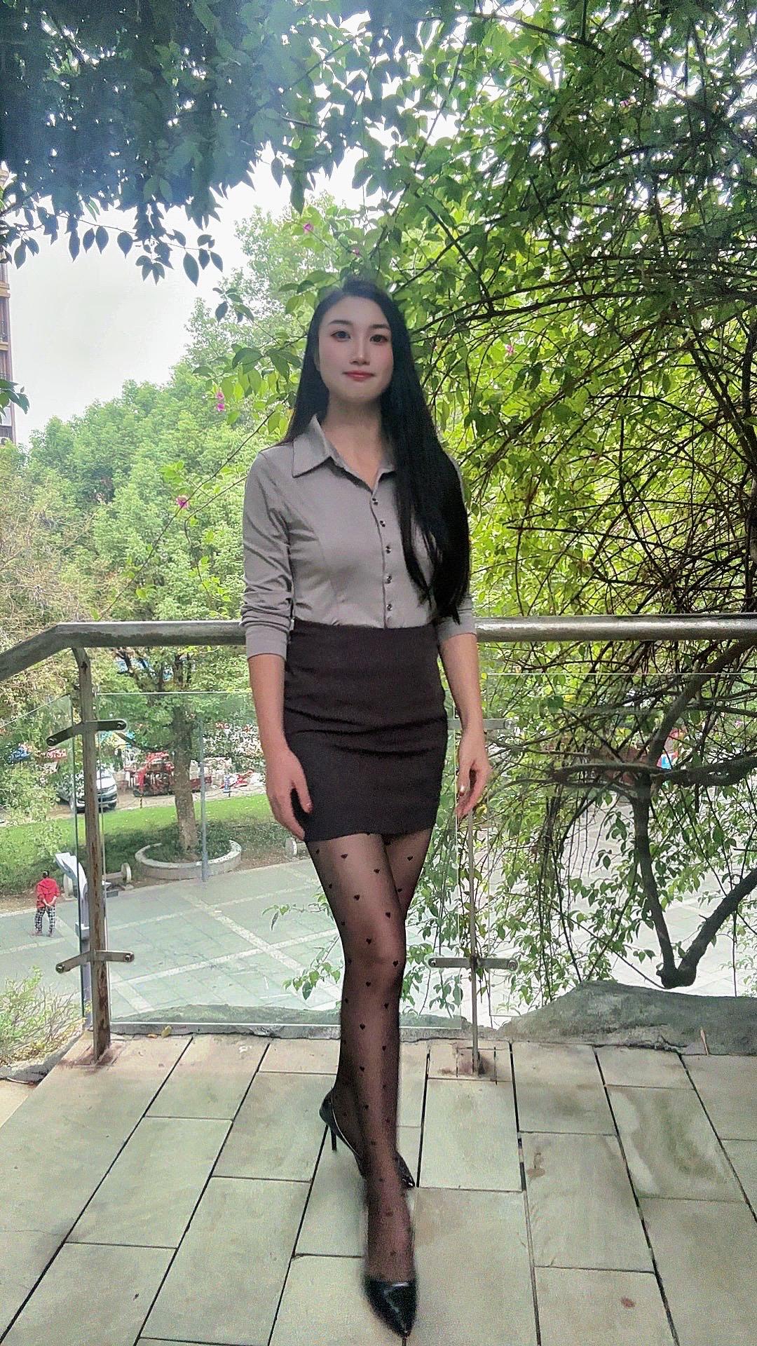 钱够花吗 不够的话 记得自己挣 别让我担心姐系穿搭法则 女性穿搭ootd穿搭 日
