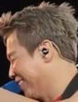 2026年4月13日，陶喆天津演唱会上，一位坐在前排的女观众凭借独特的“天津盘头