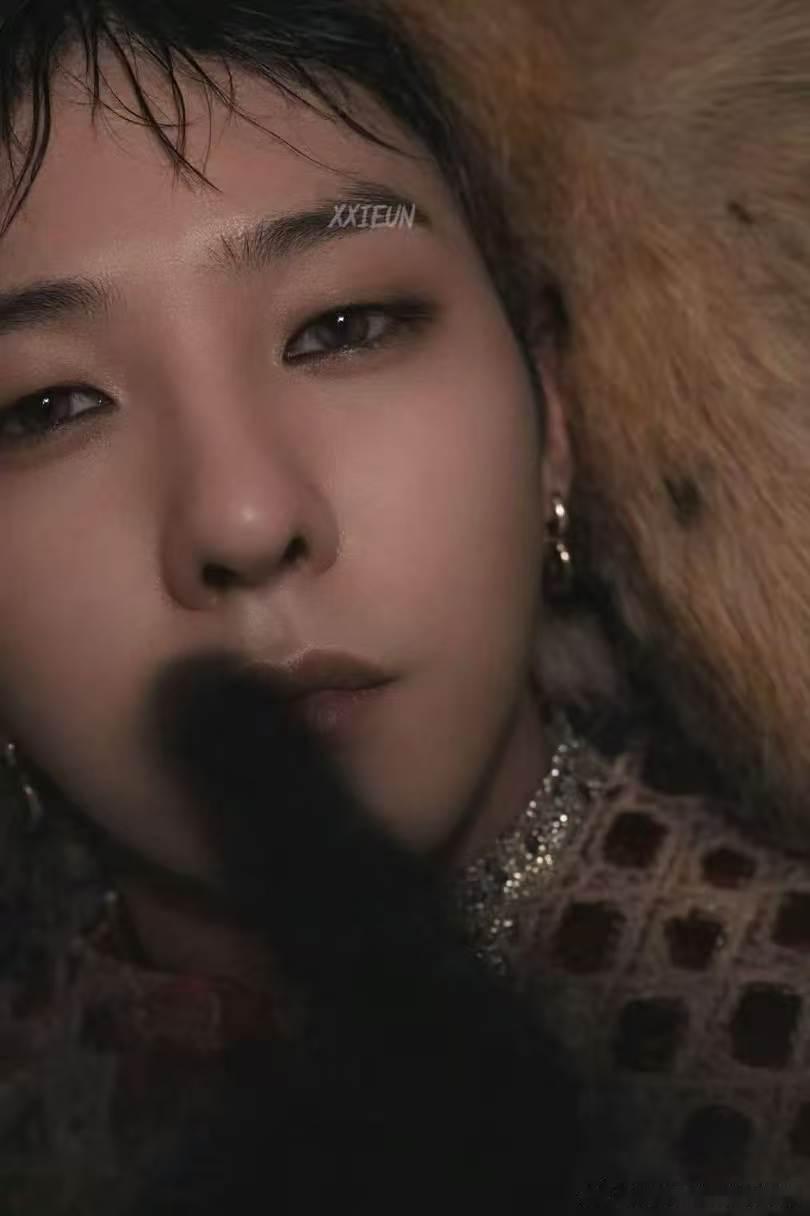 权志龙科切拉怼脸拍推热转🔥今天科切拉超绝的一张权志龙怼脸拍…帅疯了我说！