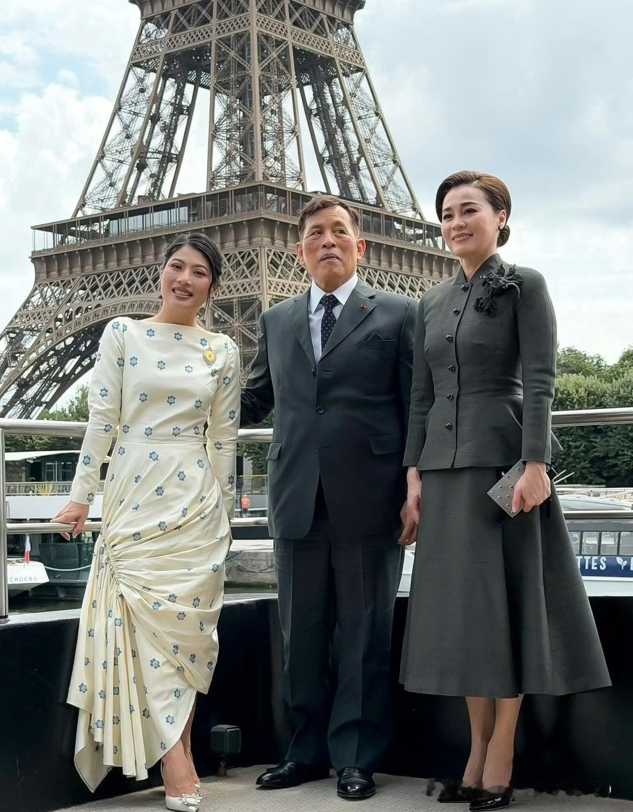 一家三口同游塞纳河！在法国进行国事访问的玛哈国王和苏提达王后、思蕊梵公主，在6月