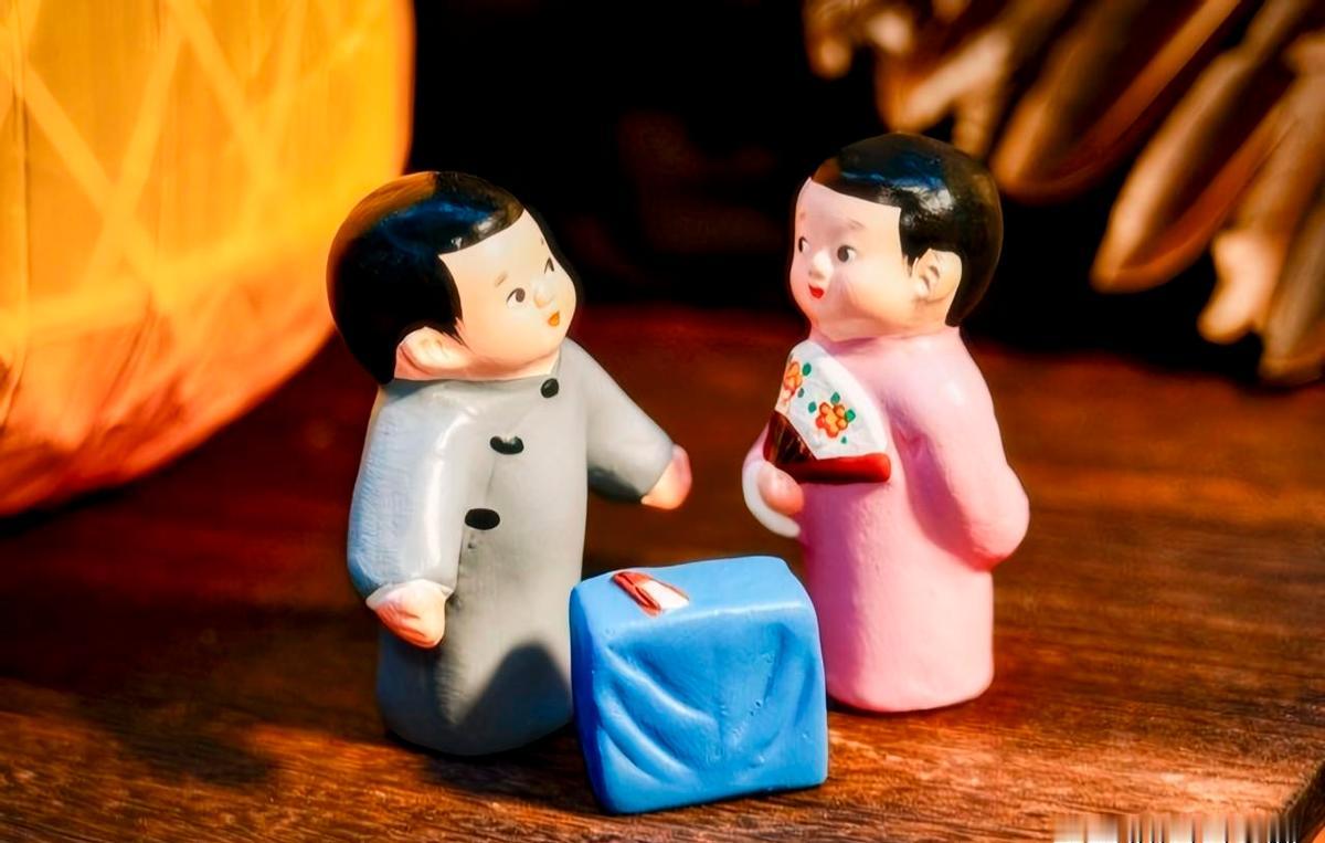 你交了15年社保，每月到手1300块，真不少？
别急，这钱是基础养老金+个人账户