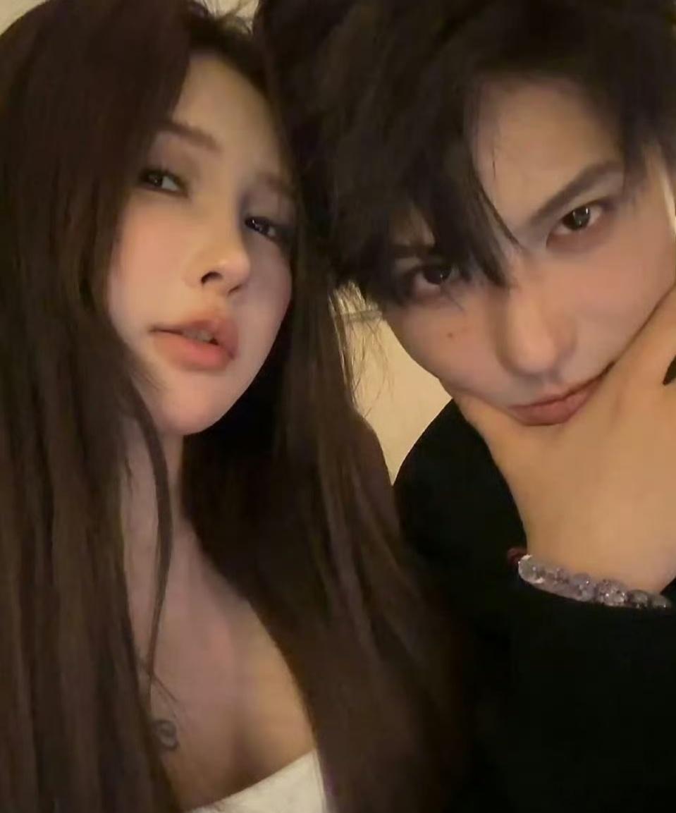 何婧婧要结婚了幸福，是洁白的婚纱的在风中跳舞；幸福，是灿烂的笑容在脸上驻足；幸福