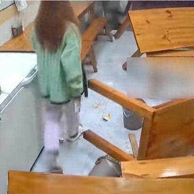 “这个女人是被谁惯坏的？”江西赣州，一女子进餐馆，问老板娘要店里的WiFi密码，