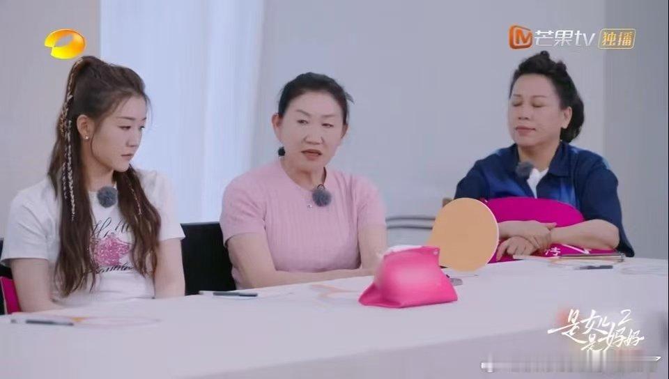 陈梦妈妈谈大姐去世泪崩 是女儿是妈妈 陈梦妈妈一提到大姐就泪崩，说想要张券再见见