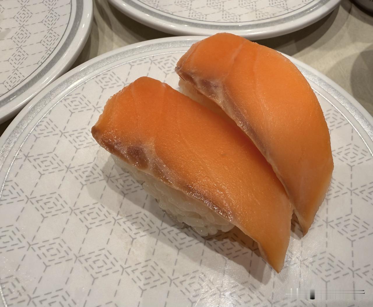 感觉日本这家浜寿司的量
变足了。
这家浜寿司离家比较近，
儿童们想吃的时候就去。