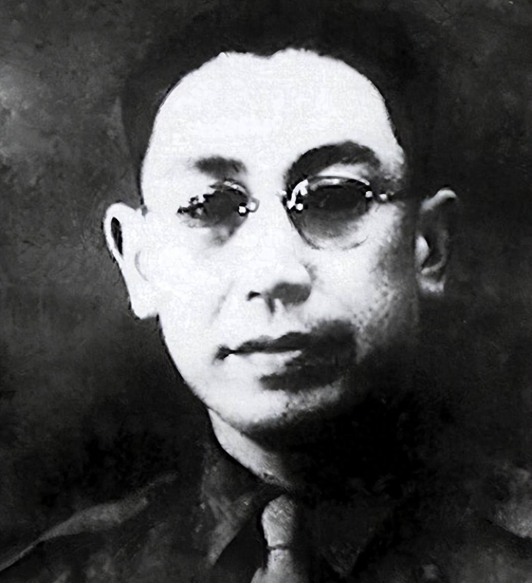 特赦之后，杜聿明意外遇到多年前蒋介石的心腹，惊愕发问：你怎么也被关押在此地？
1