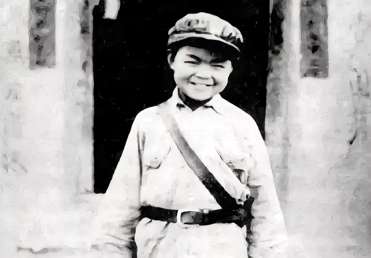 1955年，29岁的向轩被授予中校军衔，阅档首长看到他履历表上的“军龄22年”，