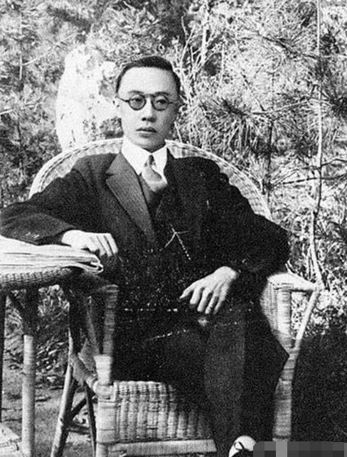 1956年，李玉琴到看守所探望溥仪，管理员考虑到两人14年没同房，破例让她留宿一