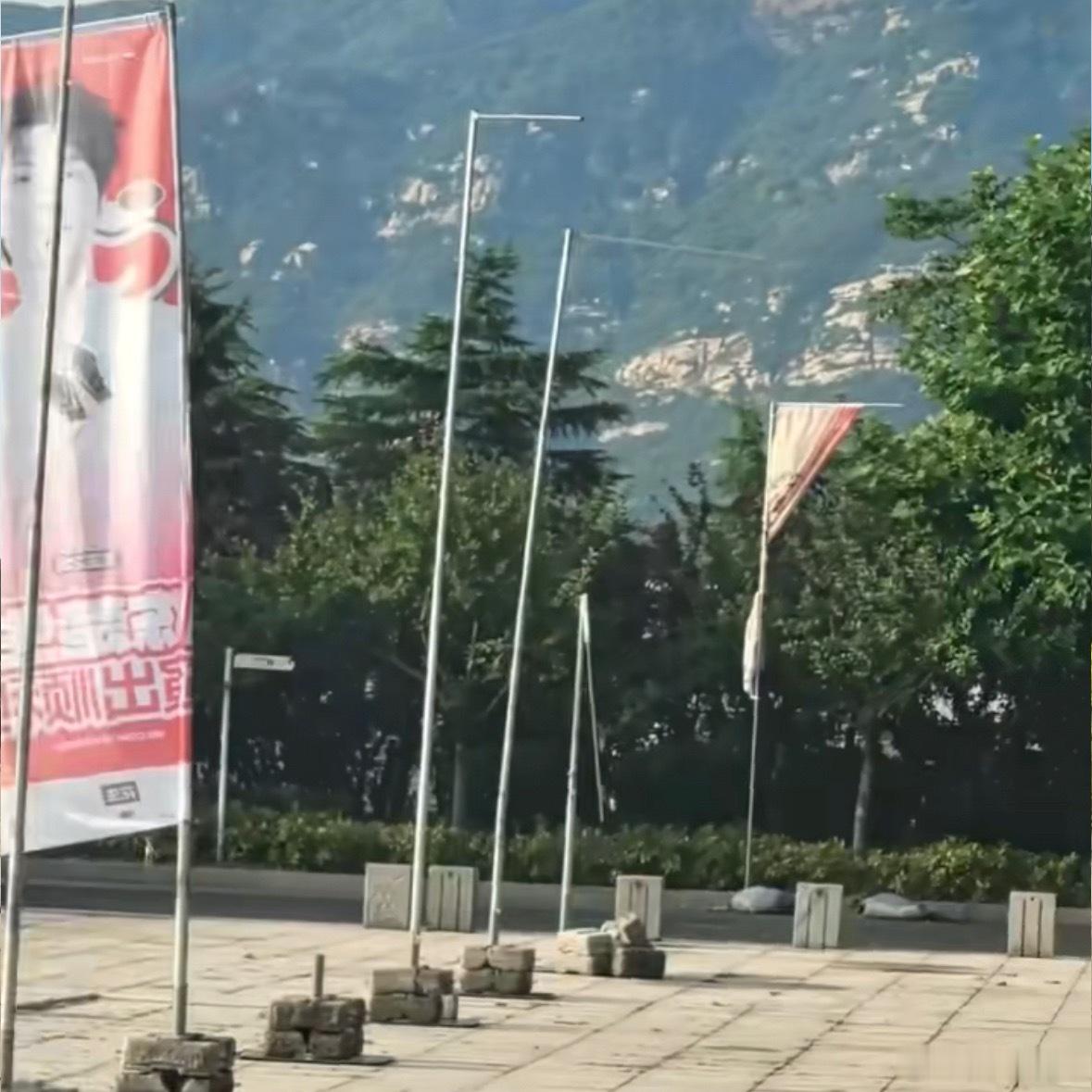 不得不说咱们运气真好啊，天气预告一直说连岛要下雨结果昨天一滴没下～演出结束后半夜