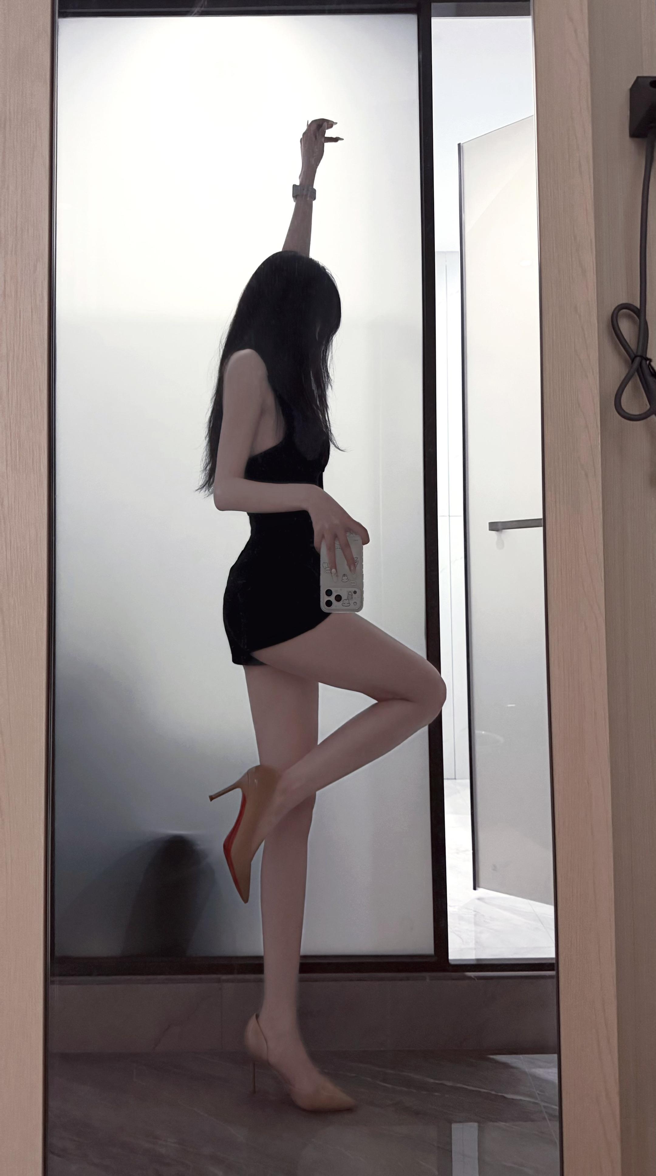 什么叫谁陪着我我就喜欢谁 是我喜欢谁 谁才有资格陪着我