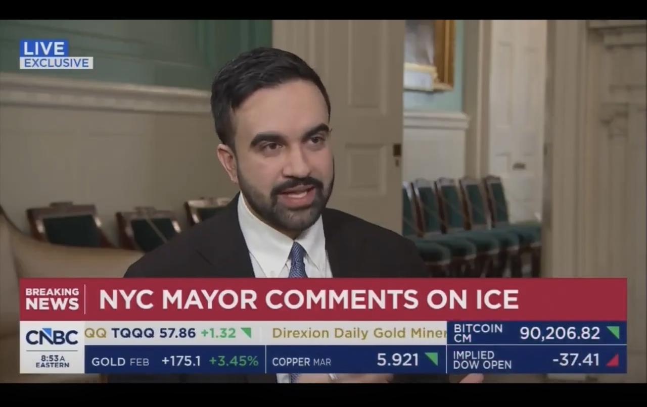 在回答ICE是否会进入纽约时，纽约市长曼达尼说表示已向特朗普正式投诉，称移民与海