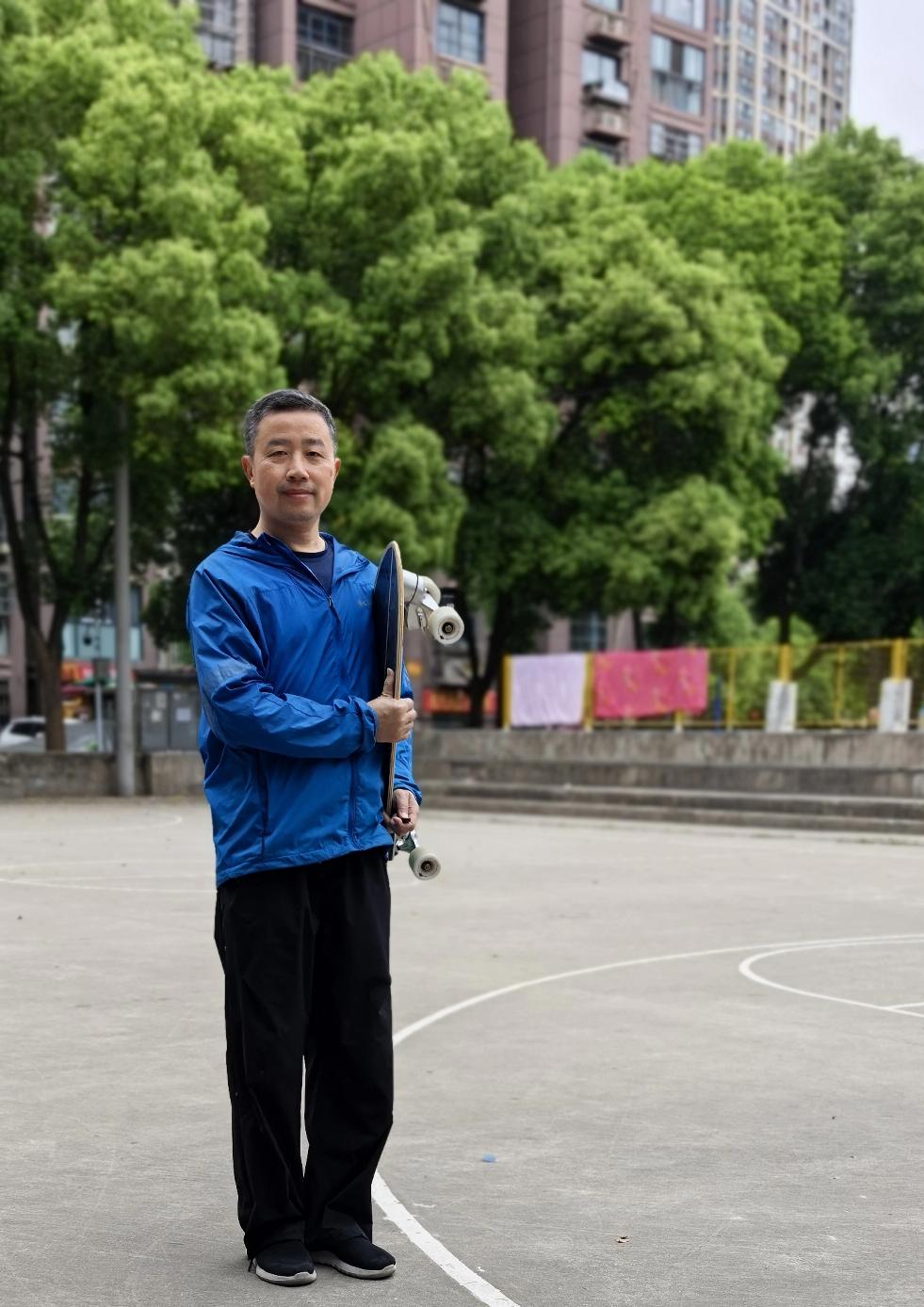 今天是我戒酒的第281天。
 
心瘾偶尔还是会冒出来，尤其到了晚上，酒虫总在不停