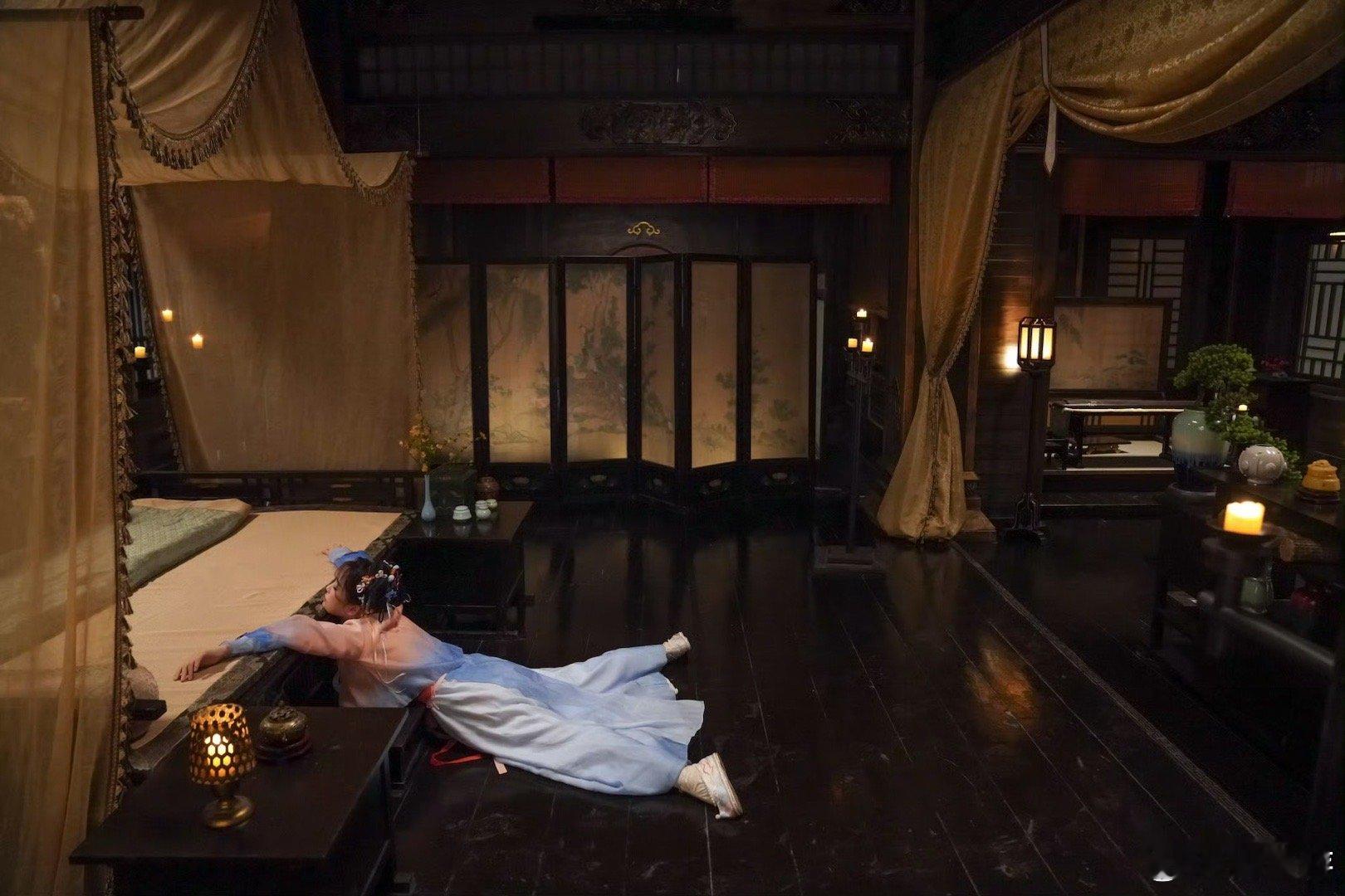 一生要出片的凌妙妙  哈哈，美好时刻铭记，妙趣横声的小俩口出游打卡不断，永夜星河