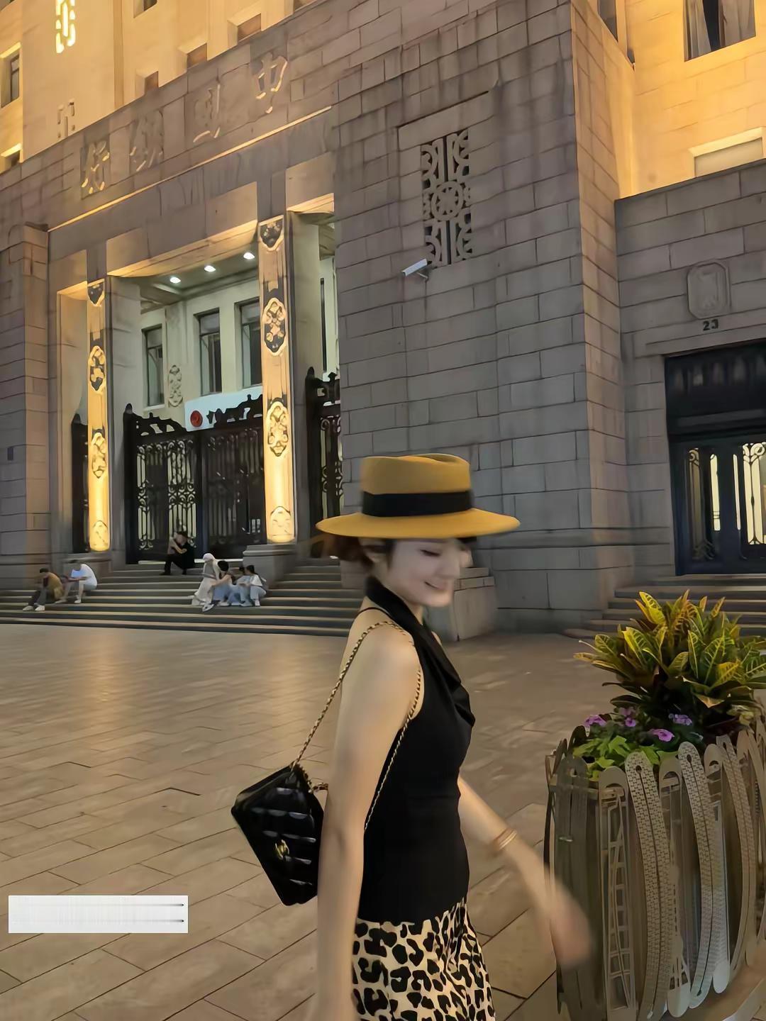 原来我们这种臭美撒娇话痨的烦人精叫花孔雀处女座 土象星座 外滩ootd 上海