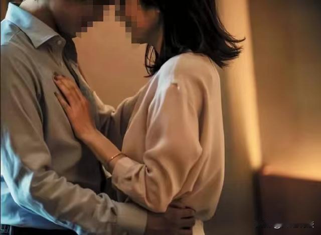 广州，一男子跟女友恋爱后，感情迅速升温小情侣搬到一起居住，没多久女生就怀孕了，谁