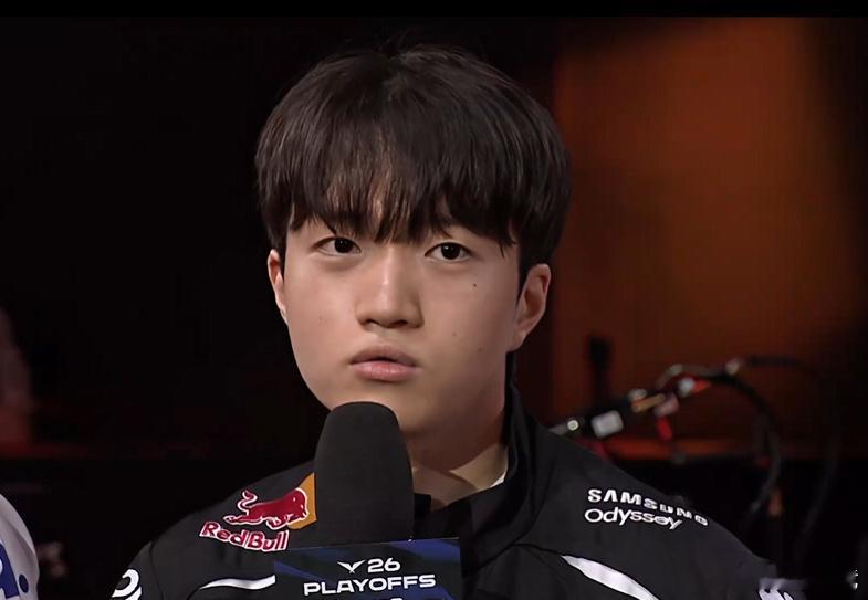 晋级败决后，Keria谈及下轮对手："我个人面对HLE很有自信。"他提到下周或连