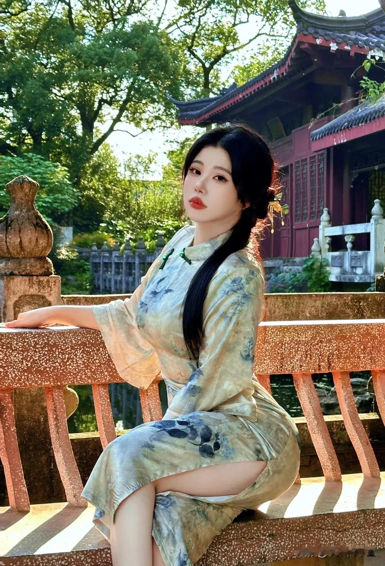 大神朋友，我对您的牵挂从未减少，满心满眼都是对你的惦念，我这里有一联一心想请教一