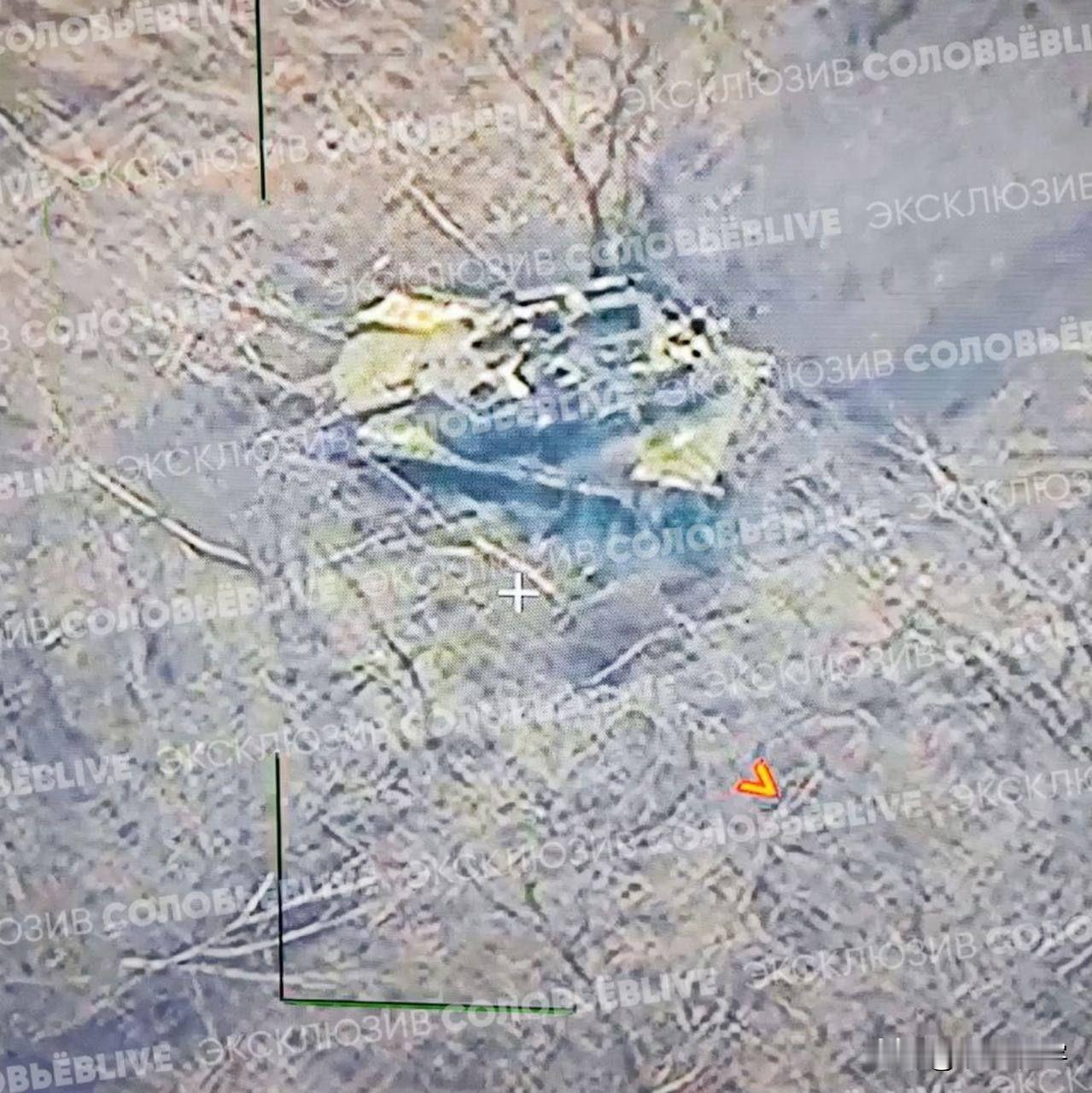 3月27日，俄军又曝光了一辆乌军遗弃的美国M1A1SA“艾布拉姆斯”坦克，摧毁地