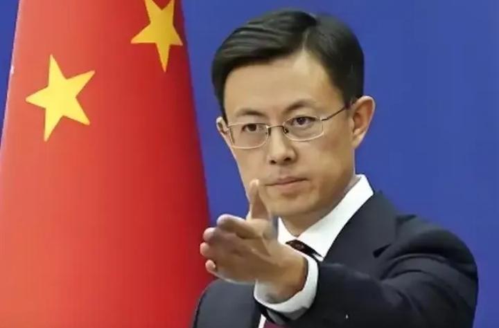 中国这节奏，绝了！
特朗普这边前脚刚把“太空武器”端上台面，还没来得及开始炫耀，