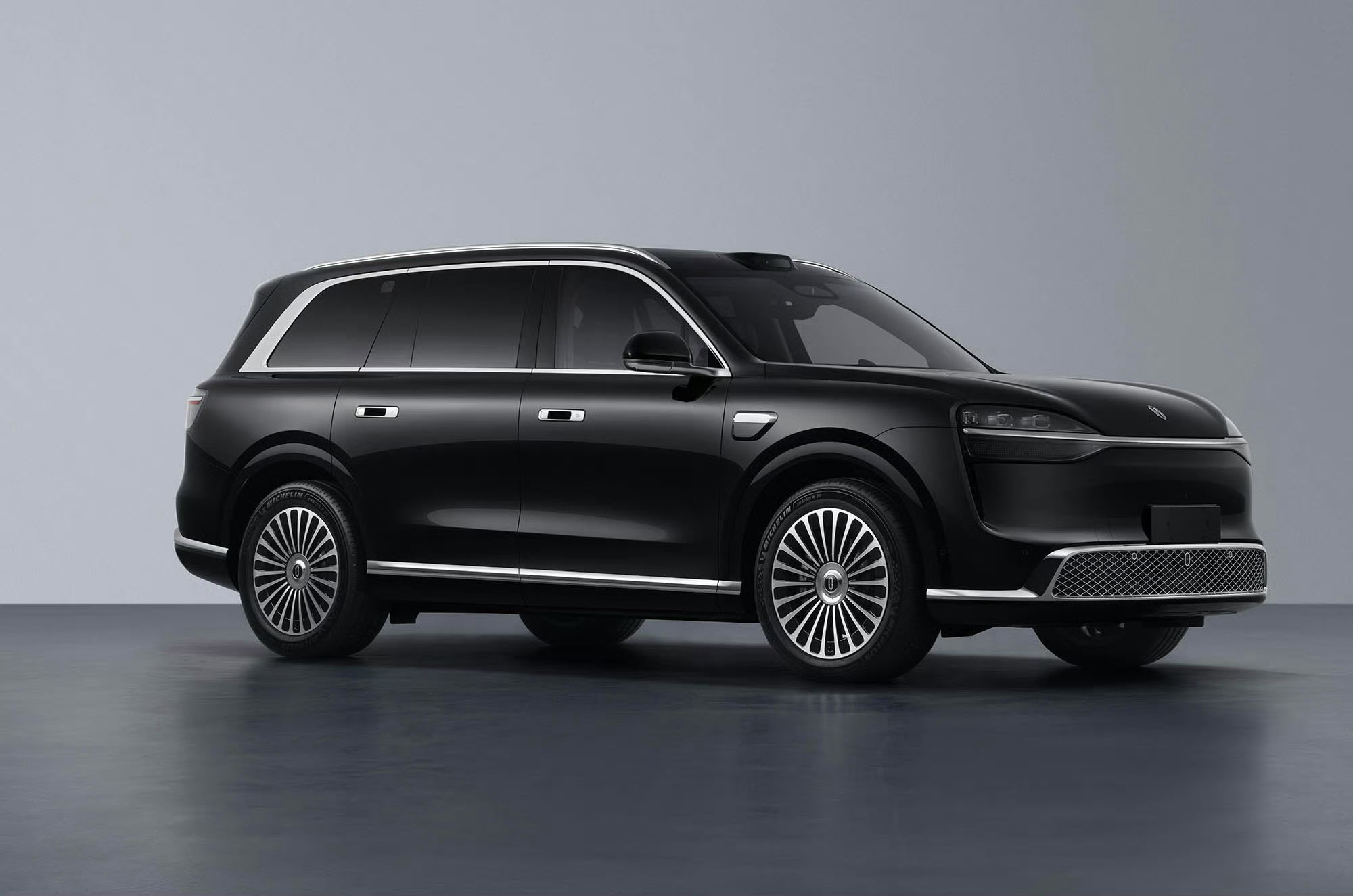 改款问界M9来啦，长宽高5285*2026*1845轴距3125 