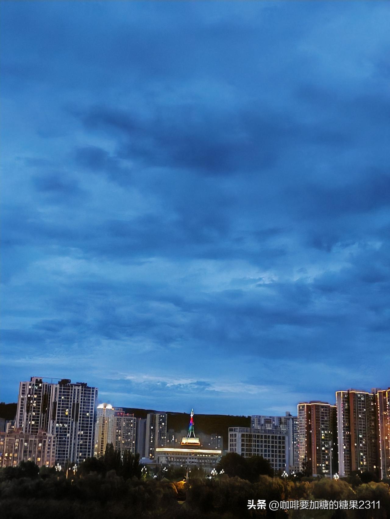 孩子昨天走了，虽然他大了，我习惯他到了给我报平安。

晚上迟迟不见消息，我主动发