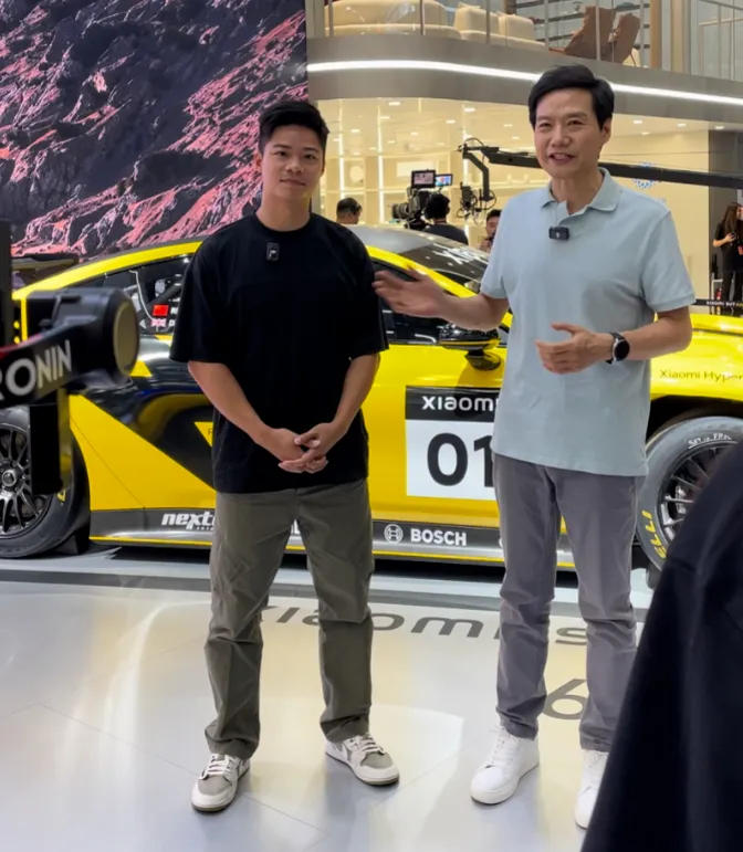 苏炳添官宣代言小米汽车雷军回应为什么让苏炳添当代言人雷军回答也是直接！三个理由: