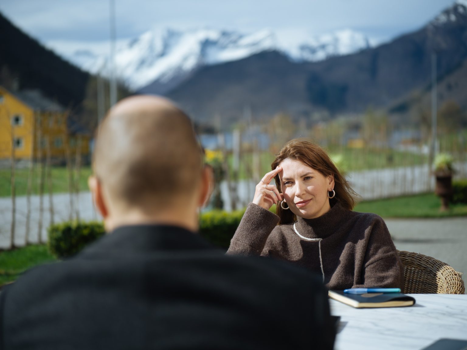 克里斯蒂安·蒙吉新作《峡湾》发布多张剧照和幕后照！！！该片入围第78届戛纳主竞赛