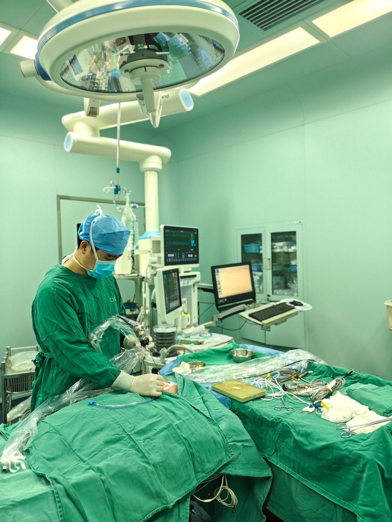 出院了。出院了。出院了，出院了。🥰🥰健康宝宝 
周一完成的小儿扁桃体腺样体切