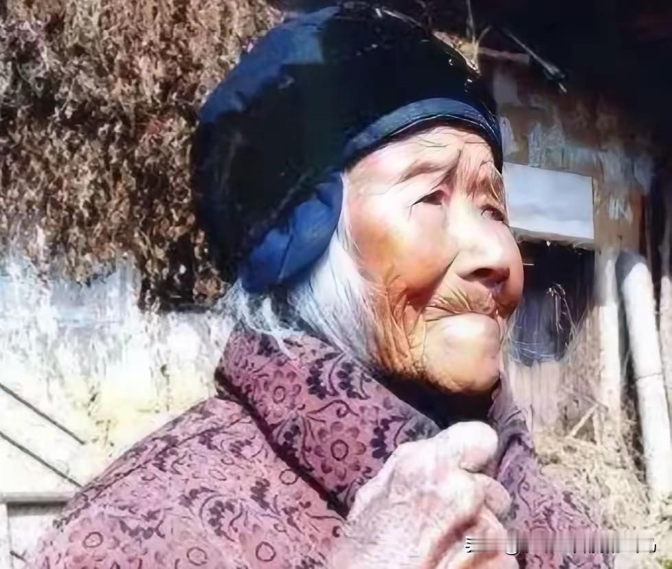 1928年除夕，18岁的池煜华和15岁的小丈夫圆了房，新婚才3天，丈夫就离家去打