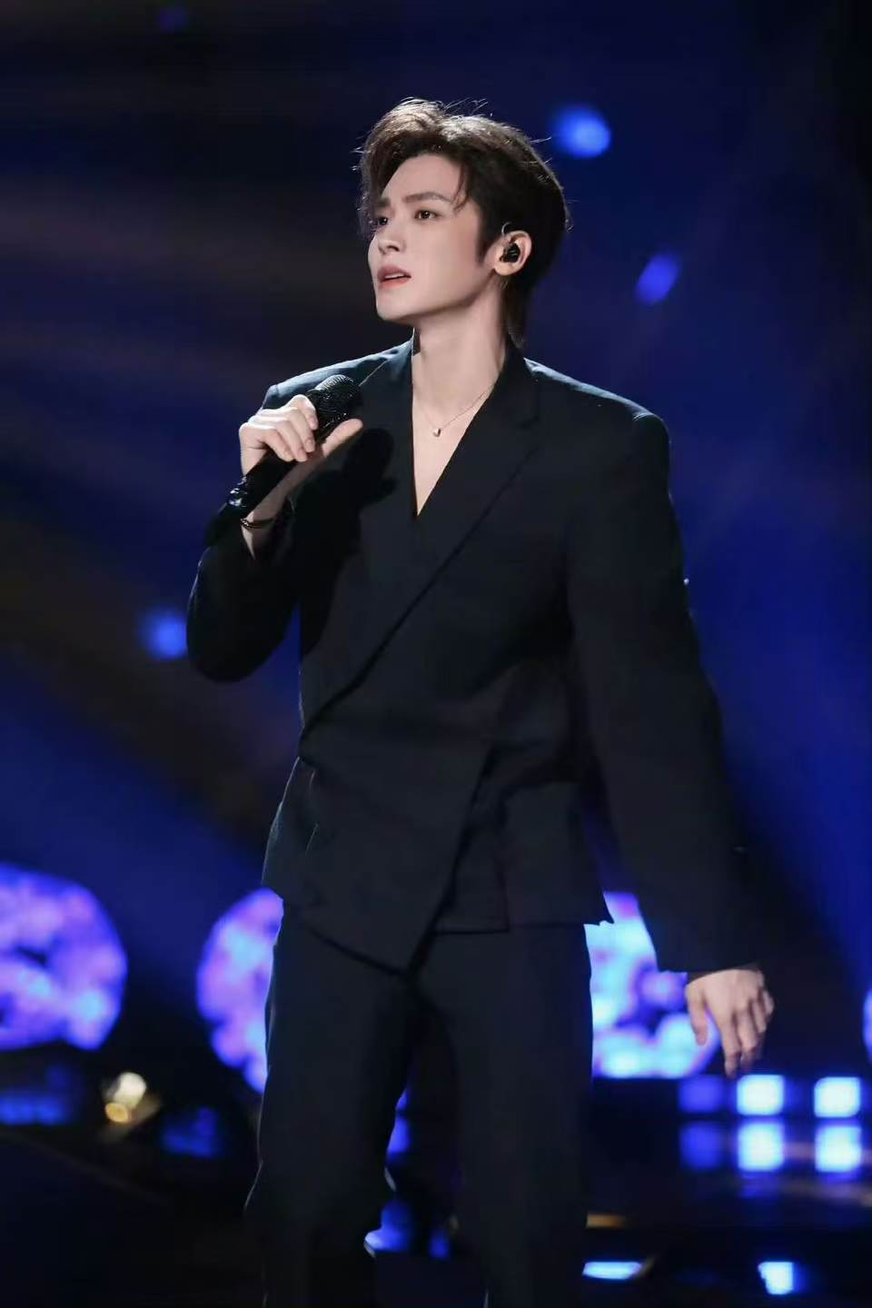 侯明昊歌手采访歌手2026最打动我的一段采访发言，侯明昊享受舞台本身，圆梦时刻不