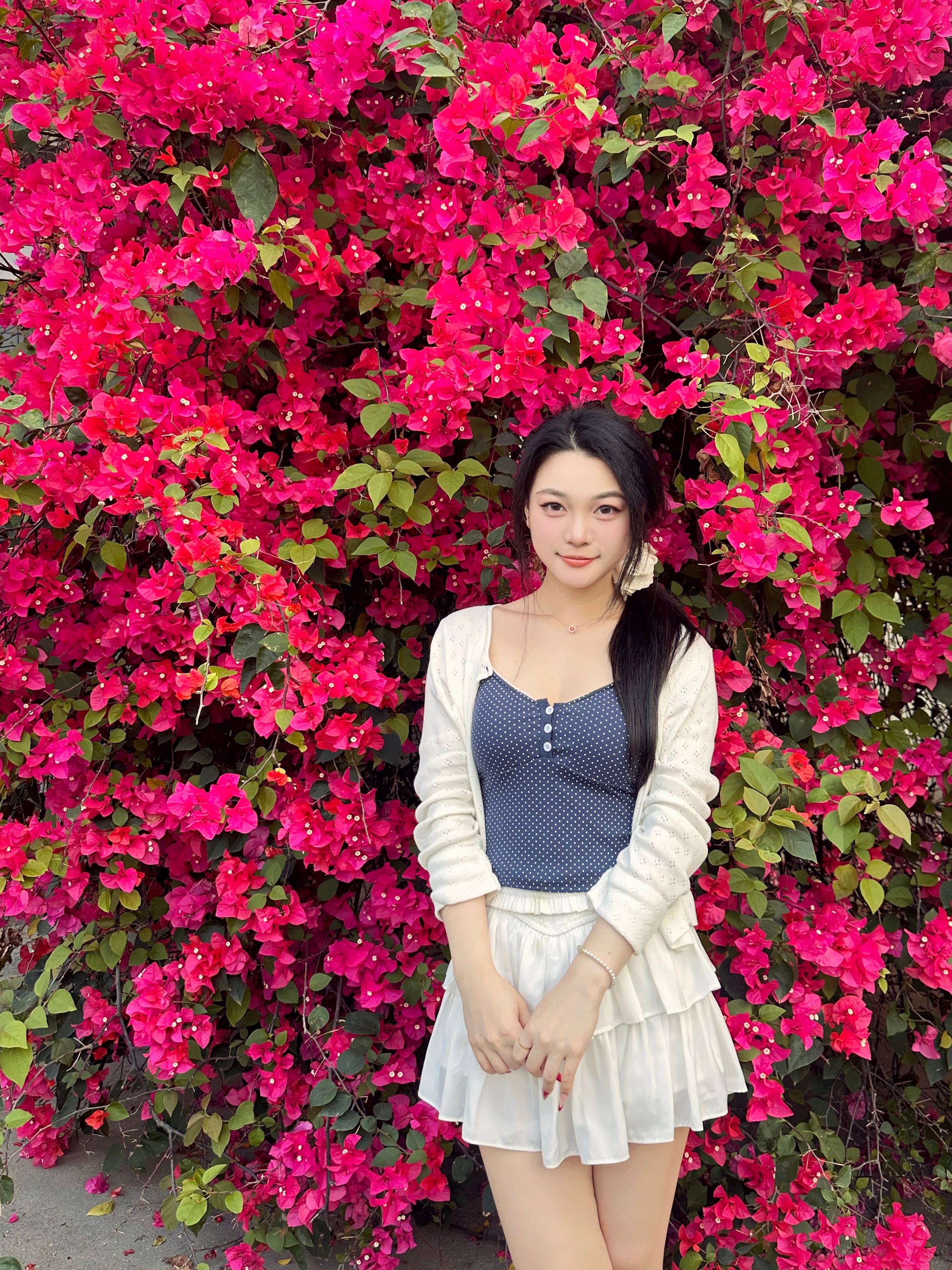 明媚是我的天赋🌸🫧（也是到了爱拍花的年纪了 红蓝搭配～ 