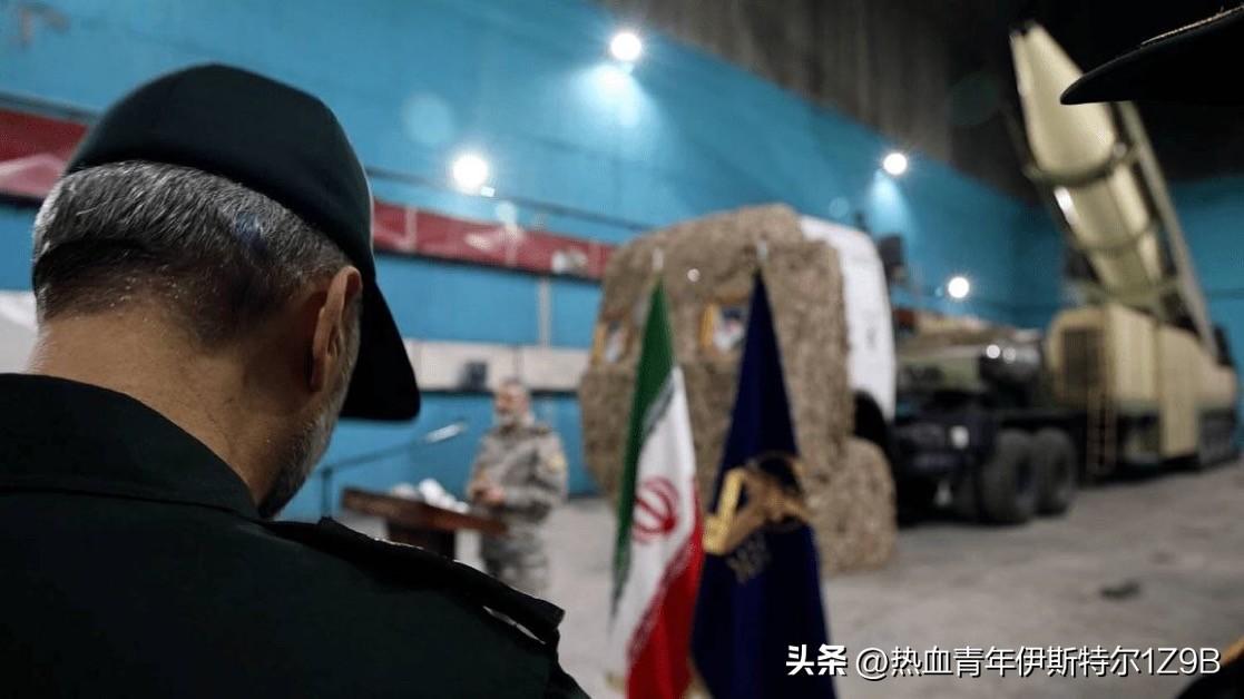 伊朗武装部队总参谋长赛义德·阿卜杜勒拉希姆·穆萨维准将和伊斯兰革命卫队空天军司令