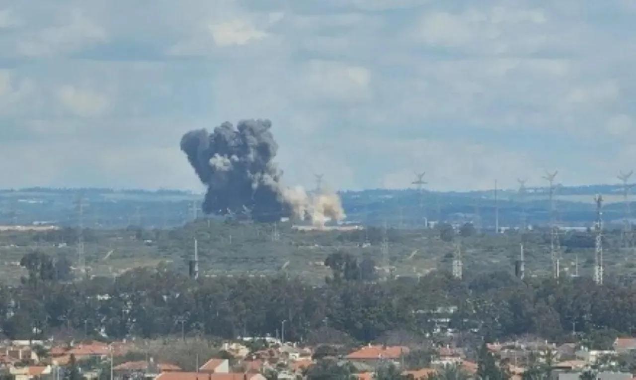 伊朗导弹袭击了位于以色列哈代拉市附近的奥罗特·拉宾（拉宾之光）发电厂。该发电厂是