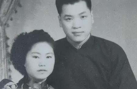 1906年，钱玄同的新婚之夜，他坐在床头冷冷的对妻子徐婠贞说道：“我不爱你，结婚