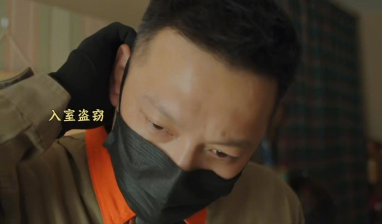 谁家杀手还得催尾款赶进度这部剧的杀手也太悲催了，被人打晕好几次，还得催尾款赶进度