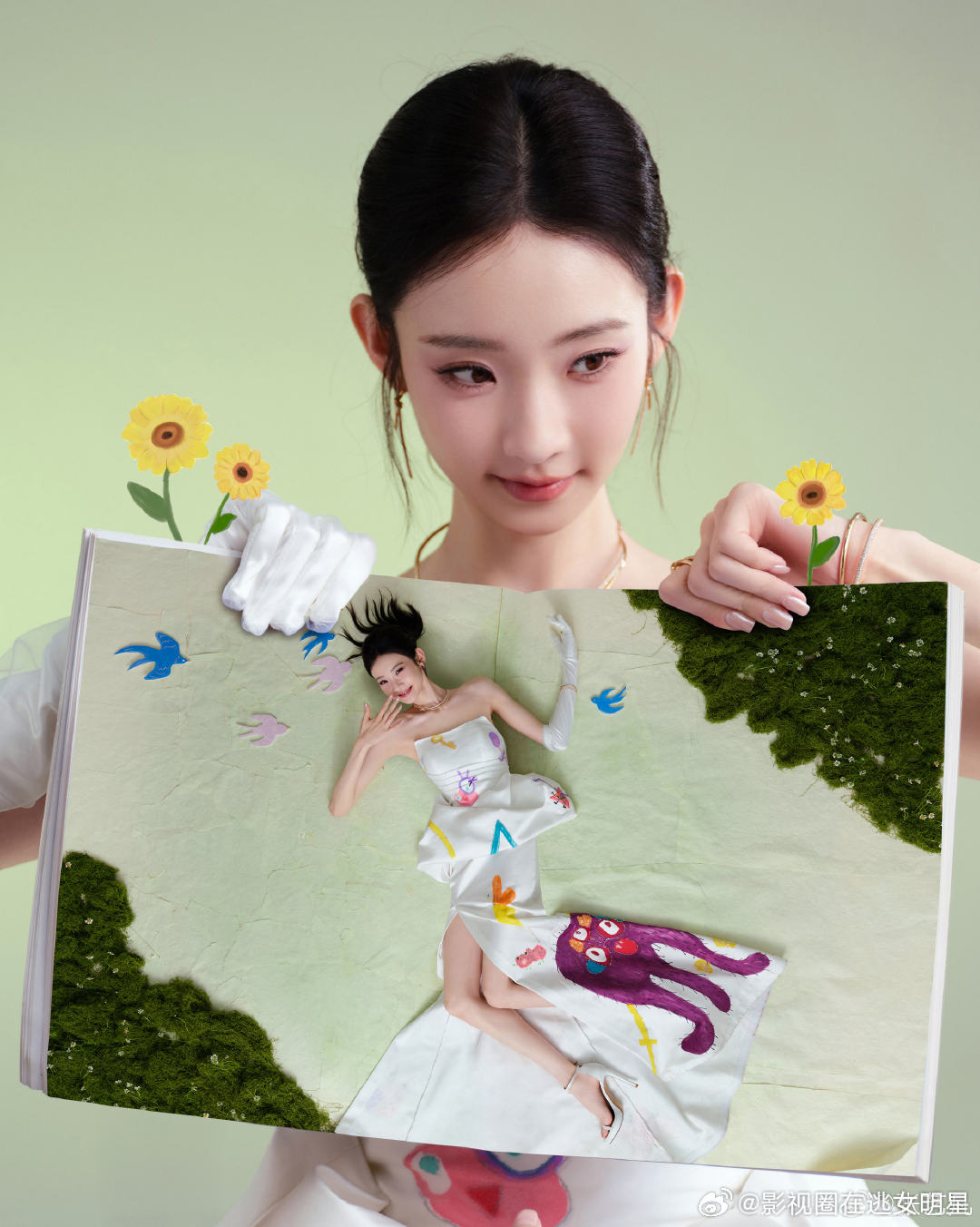 张艺凡白色涂鸦裙张艺凡涂鸦抹胸裙 超修长一条人~大美女张艺凡一身白色抹胸裙，点缀