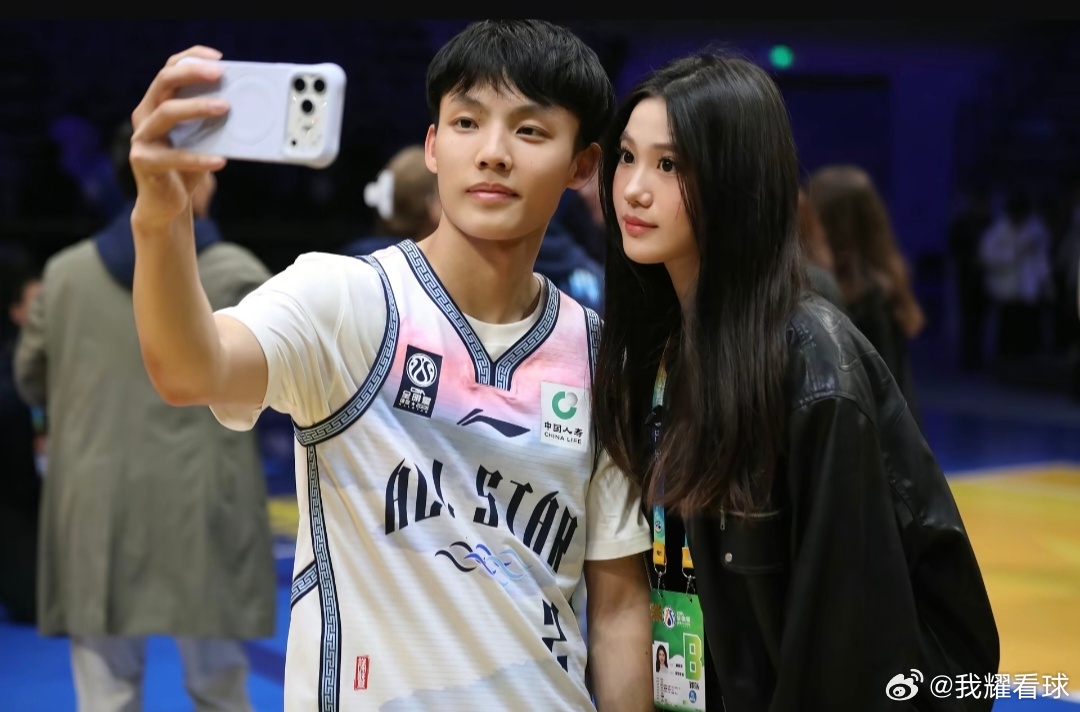 俊男靓女！CBA全明星球员亲友团颜值拉满啊