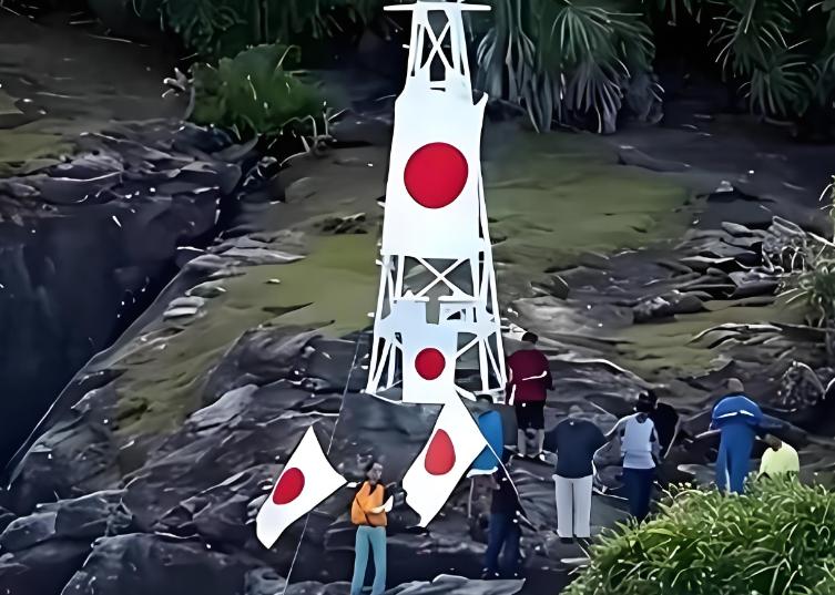 现在终于明白，为什么咱们没趁着中日紧张把钓鱼岛上的灯塔拆掉，因为这个灯塔很可能会